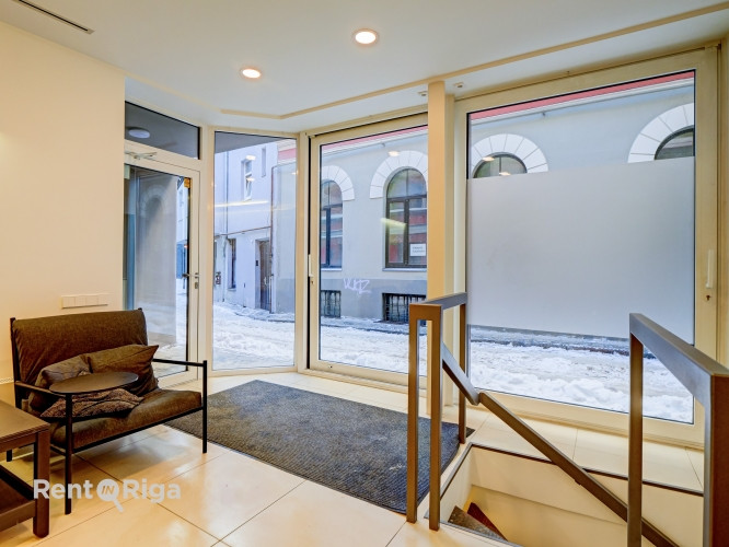 Modernas telpas Vecrīgā  Piedāvājam īrei biroja/tirzniecības telpas pašā Vecrīgas sirdī. Rīga - foto 4