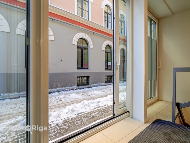 Modernas telpas Vecrīgā  Piedāvājam īrei biroja/tirzniecības telpas pašā Vecrīgas sirdī. Rīga - foto 3