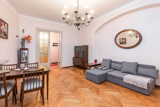 Izīrējam plašu dzīvokli vēsturiskā centra namā!

Piedāvājam ērtu dzīvokli piektajā Rīga - foto 1