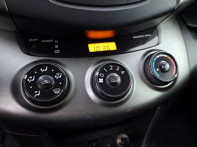 Toyota RAV4 Linea Sol Facelift LPG 2.0 116kW Tallina - foto 8