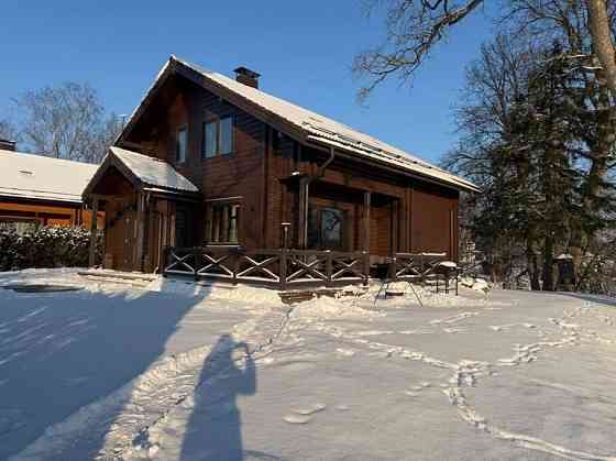 Īpašnieks pārdod mājīgu A+ energoefektivitātes frēzbaļķu ģimenes māju, Dzidriņās – tikai 7 km no... Cits