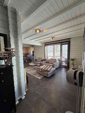 Īpašnieks pārdod mājīgu A+ energoefektivitātes frēzbaļķu ģimenes māju, Dzidriņās – tikai 7 km no... Cits