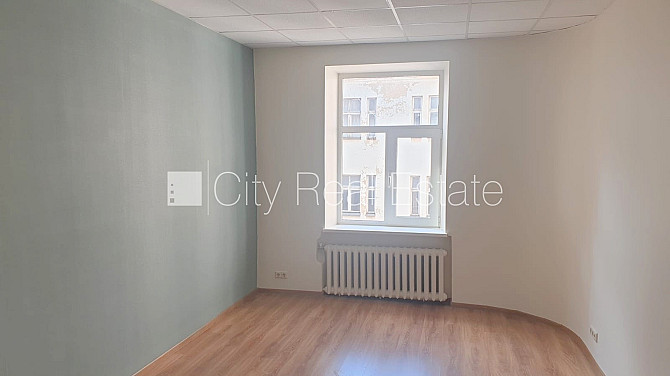 Fasādes māja, renovēta māja, objektu apsargā fiziskā apsardze, ieeja no ielas, ir lifts, Rīga - foto 1