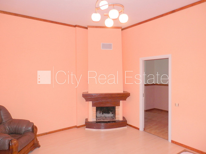 Fasādes māja, slēgts pagalms, bezmaksas stāvvieta pagalmā, ieeja no pagalma, kāpņu telpa Rīgas rajons - foto 17