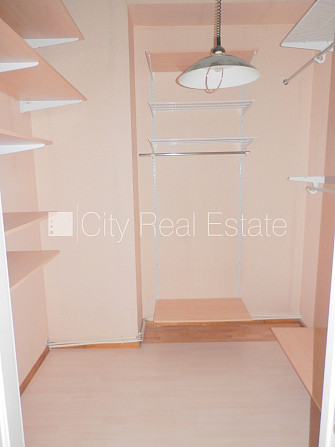 Fasādes māja, slēgts pagalms, bezmaksas stāvvieta pagalmā, ieeja no pagalma, kāpņu telpa Rīgas rajons - foto 12