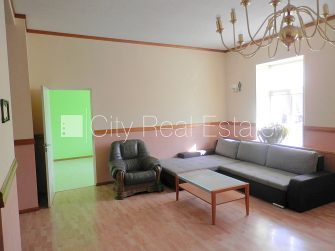 Fasādes māja, slēgts pagalms, bezmaksas stāvvieta pagalmā, ieeja no pagalma, kāpņu telpa Rīgas rajons - foto 7