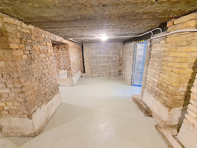 Pagalma ēka, renovēta māja, slēgts pagalms, iespēja nomāt autostāvvietu, apsargāta Rīga - foto 15