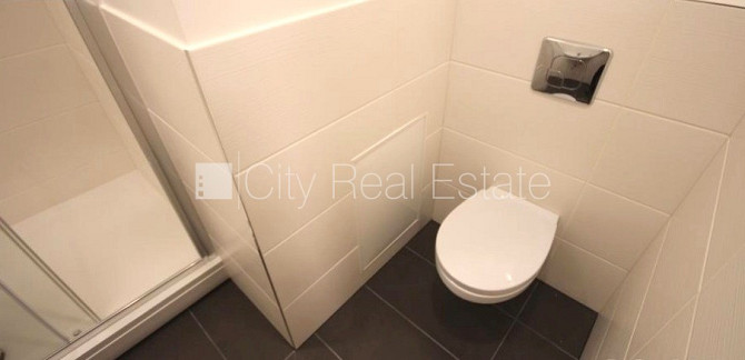 Jaunceltne, fasādes māja, ieeja no pagalma, ir lifts, logi vērsti mājas abās pusēs, Rīga - foto 20