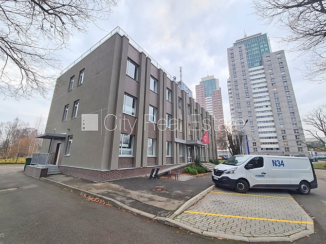 Renovēta māja, labiekārtota apzaļumota teritorija, apsargāta autostāvvieta, studio tipa, Rīga - foto 20