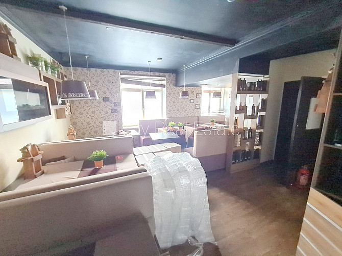 Fasādes māja, ieeja no ielas, terase, logi vērsti uz ielas pusi, mājā pieslēgta 3 fāžu Rīga - foto 6