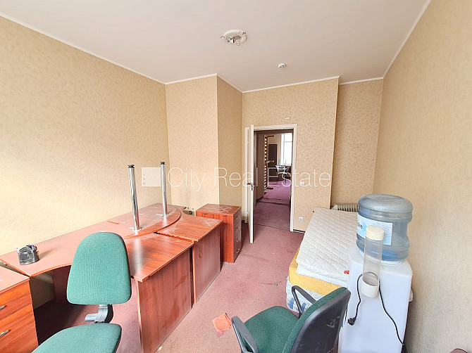 Фасадный дом, реновированный дом, вход с улицы, лифт, лестничная клетка после Рига - изображение 3