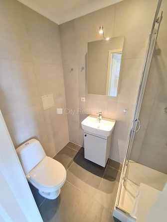 Fasādes māja, renovēta māja, slēgts pagalms, ieeja no ielas un pagalma, kāpņu telpa pēc Rīga - foto 11