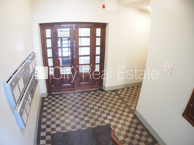 Проект - Skolas 9 (Сколас 9), фасадный дом, реновированный дом, вход с улицы, лестничная Рига - изображение 14