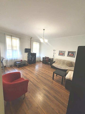 Fasādes māja, renovēta māja, ieeja no ielas un pagalma, kāpņu telpa pēc kosmētiskā Rīga - foto 4