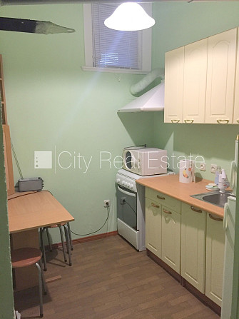 Земля в собственности, деревянный дом, фасадный дом, благоустроенный озеленённый Рига - изображение 2