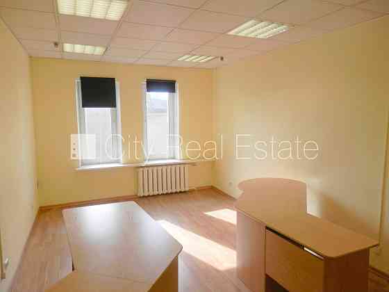 Фасадный дом, реновированный дом, вход с улицы, лифт, лестничная клетка после Rīga