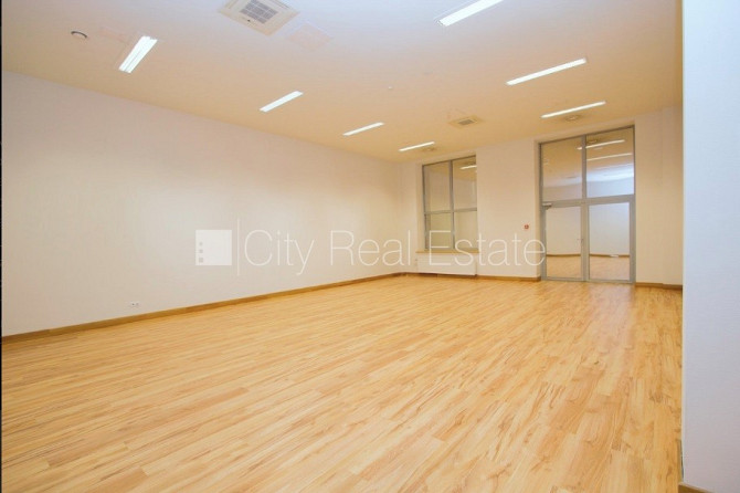 Реновированный дом, плата за обслуживание одного квадратного метра в  месяц 2.85 EUR, Рига - изображение 1