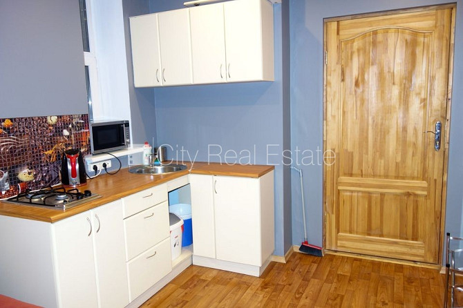 Pagalma māja, renovēta māja, ieeja no pagalma, logi vērsti uz pagalma pusi, guļamistabu skaits Rīga - foto 2