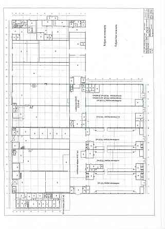 Закрытая территория, территория обнесена бетонным забором, высота въездных Rīga
