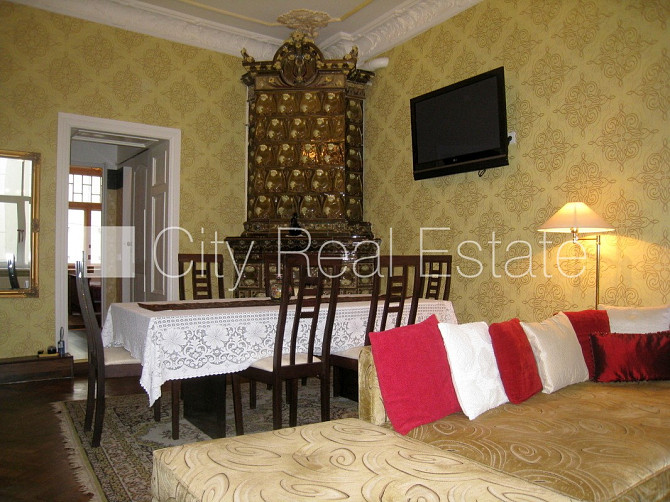 Fasādes māja, renovēta māja, ieeja no ielas, ir lifts, kāpņu telpa pēc kosmētiskā remonta, Rīga - foto 5