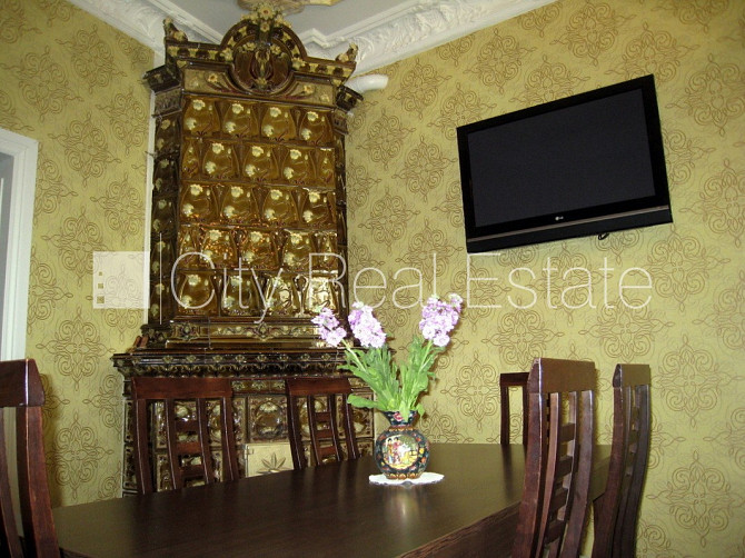 Fasādes māja, renovēta māja, ieeja no ielas, ir lifts, kāpņu telpa pēc kosmētiskā remonta, Rīga - foto 7