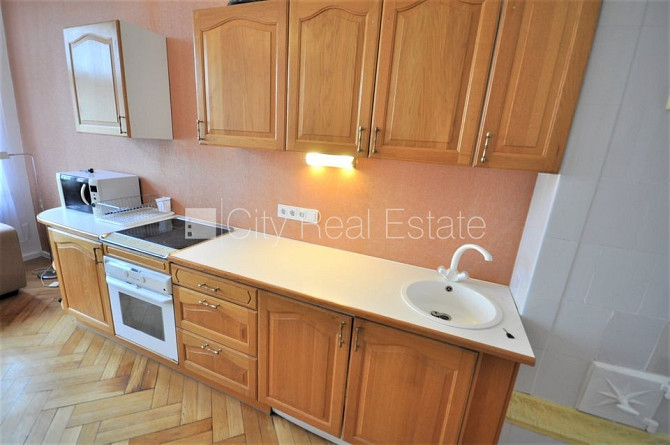 Фасадный дом, реновированный дом, закрытый двор, вход с улицы, лифт, лестничная Рига - изображение 2