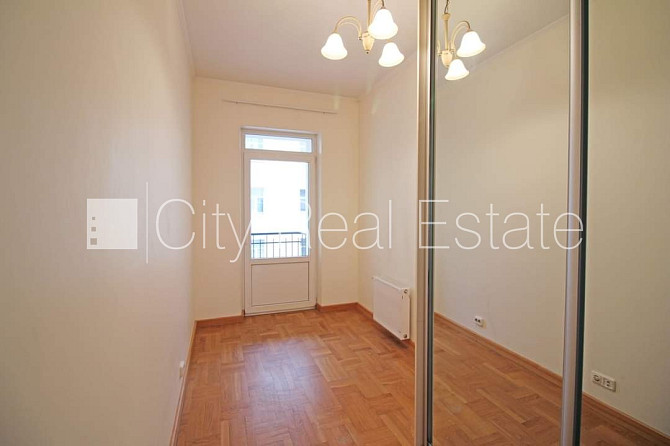 Фасадный дом, реновированный дом, закрытый двор, лифт, лестничная клетка после Рига - изображение 11