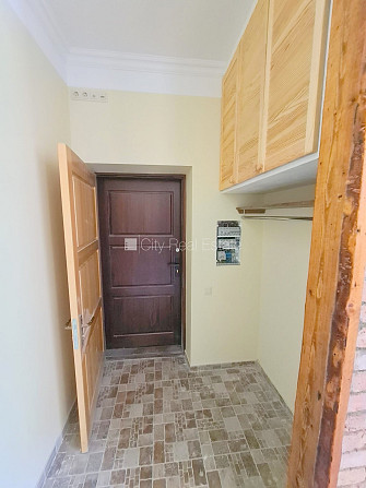 Jaunceltne, fasādes māja, labiekārtots apzaļumots pagalms, slēgts pagalms, iespēja nomāt Rīga - foto 12