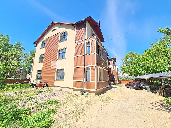 Jaunceltne, fasādes māja, labiekārtots apzaļumots pagalms, slēgts pagalms, iespēja nomāt Rīga - foto 16