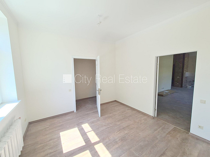 Jaunceltne, fasādes māja, labiekārtots apzaļumots pagalms, slēgts pagalms, iespēja nomāt Rīga - foto 8