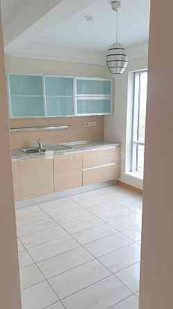 Новостройка, закрытый двор, въездные ворота оснащены автоматической подъёмной Рига