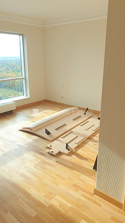 Новостройка, закрытый двор, въездные ворота оснащены автоматической подъёмной Рига - изображение 14