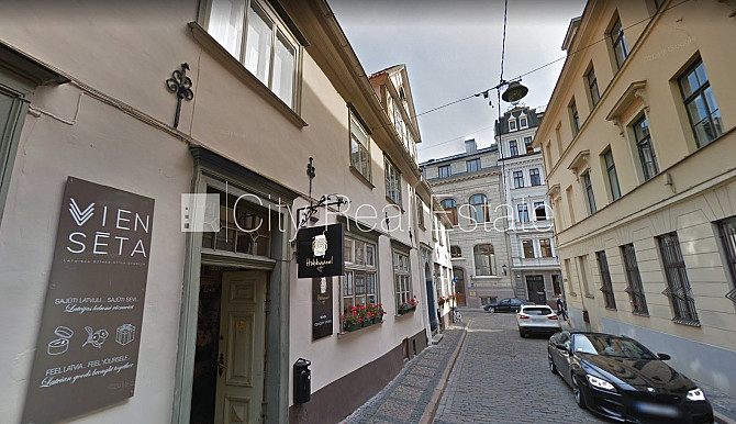 Фасадный дом, вход с улицы, окна выходят на улицу, одна изолированная комната, Рига - изображение 10