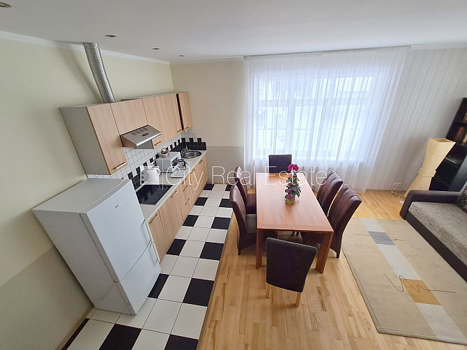 Фасадный дом, реновированный дом, благоустроенный озеленённый двор, закрытый Юрмала - изображение 4