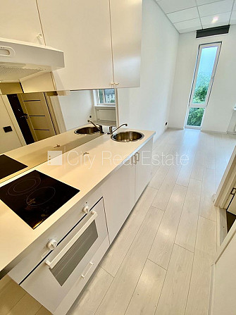 Фасадный дом, реновированный дом, вход с улицы, лифт, лестничная клетка после Рига - изображение 5