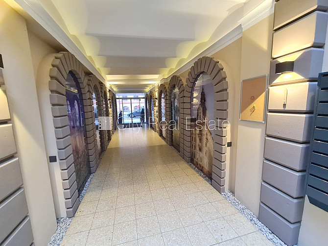 Фасадный дом, реновированный дом, закрытый двор, вход с улицы и со двора, лифт, Рига - изображение 16