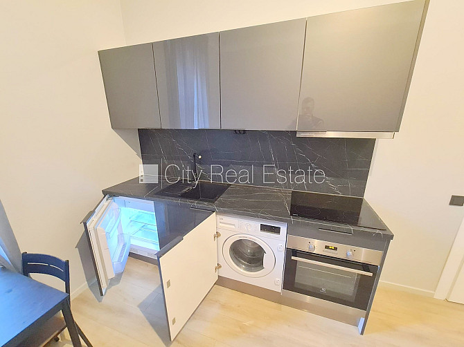 Фасадный дом, реновированный дом, закрытый двор, вход с улицы и со двора, лифт, Рига - изображение 6