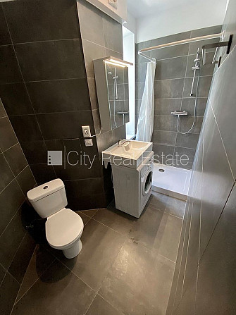 Pagalma ēka, renovēta māja, slēgts pagalms, ieeja no ielas un pagalma, kāpņu telpa pēc Rīga - foto 13