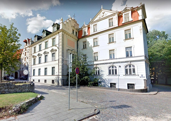 Fasādes māja, renovēta māja, labiekārtota apzaļumota teritorija, bruģēts piebraucamais Rīga - foto 13