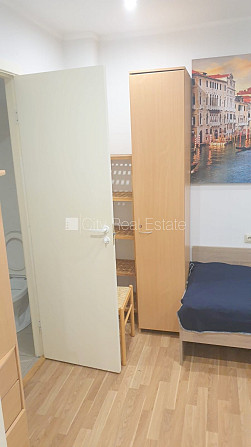 Fasādes māja, renovēta māja, slēgts pagalms, ieeja no pagalma, puspagrabs, kāpņu telpa pēc Rīga - foto 16