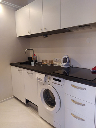 Fasādes māja, renovēta māja, slēgta teritorija, ieeja no ielas, ir lifts, kāpņu telpa pēc Rīga - foto 7