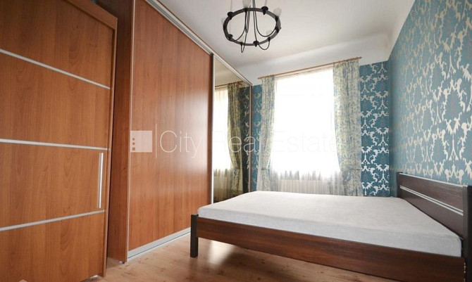 Fasādes māja, renovēta māja, ieeja no ielas, ir lifts, kāpņu telpa pēc kapitālā remonta, Rīga - foto 7