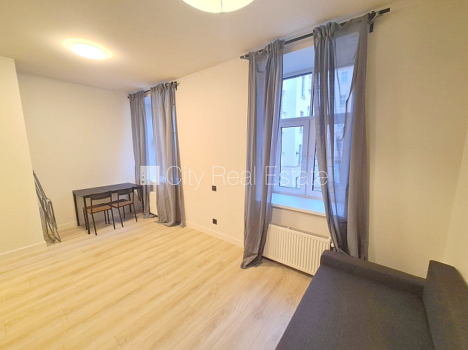 Fasādes māja, renovēta māja, slēgts pagalms, ieeja no ielas un pagalma, kāpņu telpa pēc Rīga - foto 6