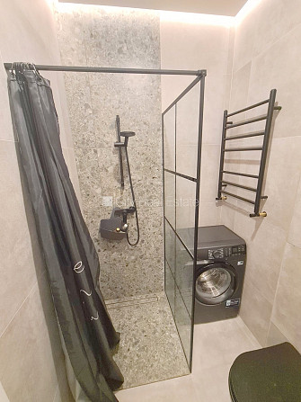 Fasādes māja, renovēta māja, slēgts pagalms, ieeja no ielas un pagalma, kāpņu telpa pēc Rīga - foto 16