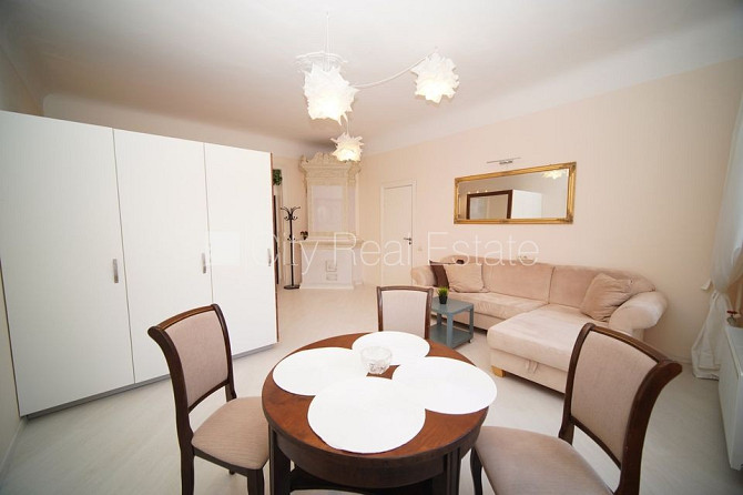 Fasādes māja, renovēta māja, ieeja no ielas, ir lifts, kāpņu telpa pēc kosmētiskā remonta, Rīga - foto 4