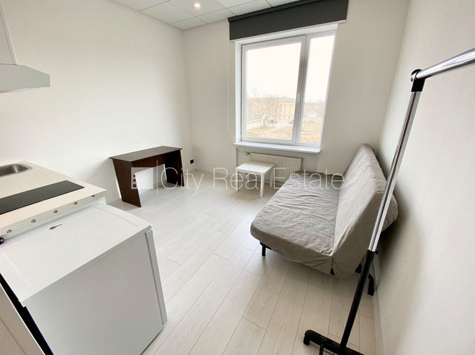 Фасадный дом, реновированный дом, закрытый двор, вход с улицы, лифт, лестничная Рига - изображение 2