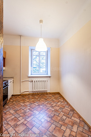 Fasādes māja, renovēta māja, slēgts pagalms, iespēja nomāt autostāvvietu, ieeja no ielas, Rīga - foto 16