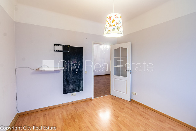 Fasādes māja, renovēta māja, slēgts pagalms, iespēja nomāt autostāvvietu, ieeja no ielas, Rīga - foto 10