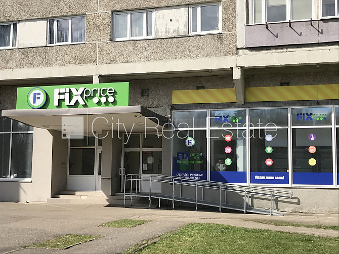 Fasādes māja, ieeja no ielas, ieeja no pagalma, logi vērsti uz ielas pusi, divas ieejas, Rīga - foto 1