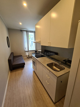 Fasādes māja, renovēta māja, slēgts pagalms, ieeja no ielas, kāpņu telpa pēc kapitālā Rīga - foto 7